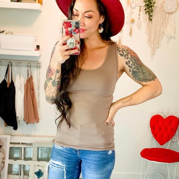 BURGUNDY Stretchy Seamless Camisole - Picture 3 of 4